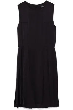 CHANEL 2001 pleated sleeveless dress