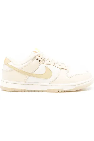 Nike Dunk Low sneakers