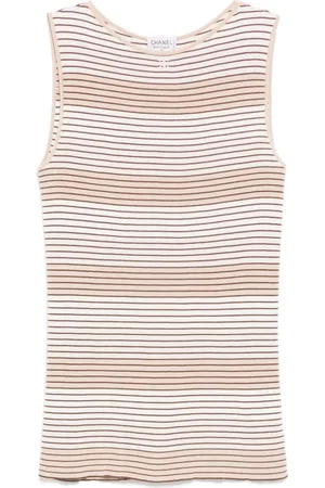 CHANEL 2000s CHANEL Sleeveless Tnaktop