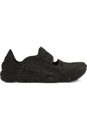 Nike ISPA Universal