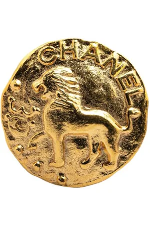 CHANEL 1980-1990 Plated CC Round Lion costume brooch