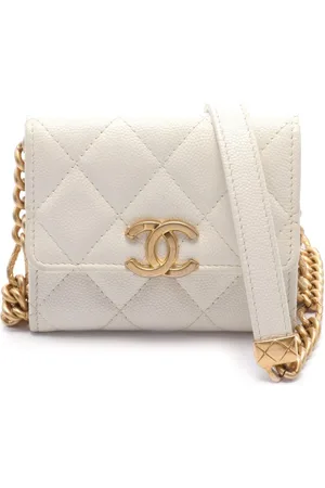 CHANEL 2021-2022 CC diamond-quilted shoulder bag