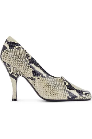 Khaite Eva Pump in Black