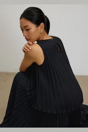 Love Bonito Wei Sunray Pleated Trapeze Shell Top-014-L