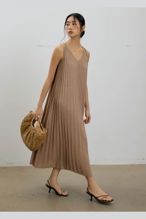 Love Bonito Willa Reversible Sunray Pleated Midaxi Dress-235-L