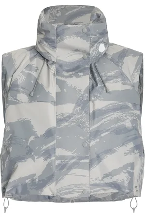 Moncler 4 Moncler Hyke Vanilis Cropped Camouflage Gore-Tex Vest