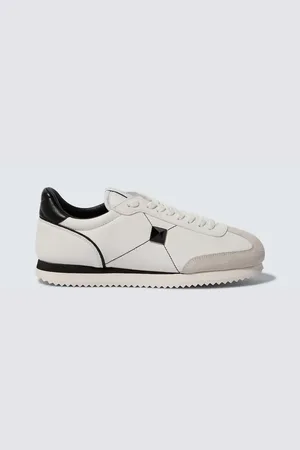 VALENTINO GARAVANI Stud Around low-top leather sneakers