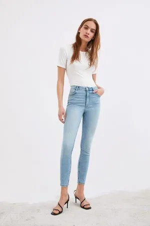 Zara high best sale rise sculpt jeans